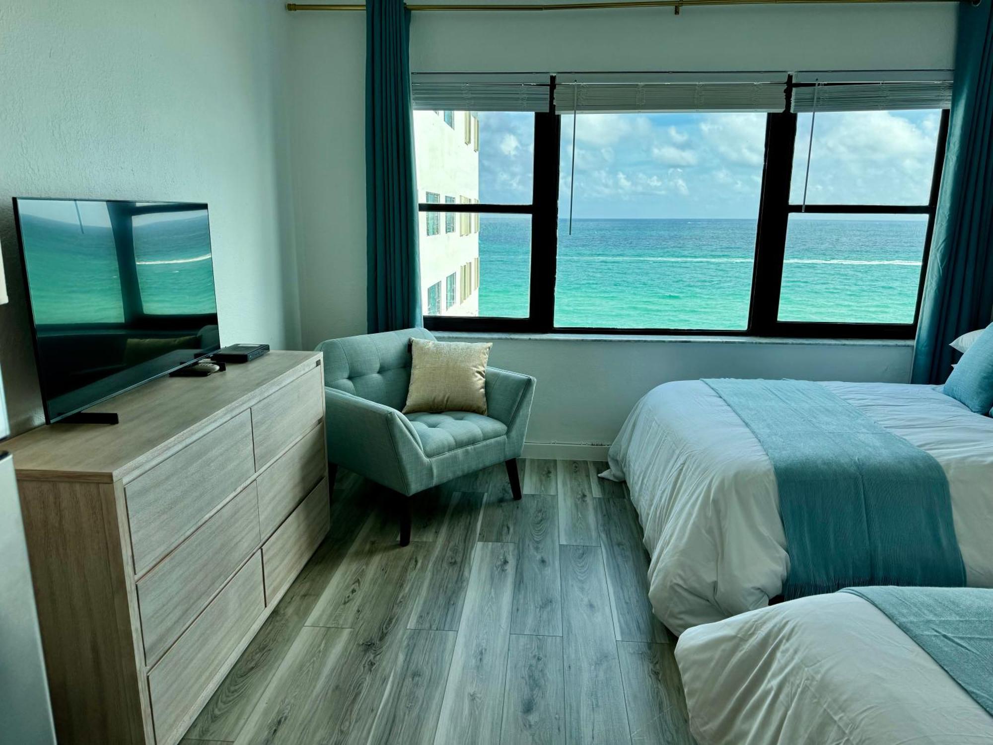 Directly On The Beach With Pool & Ocean View Miami Beach Exterior photo