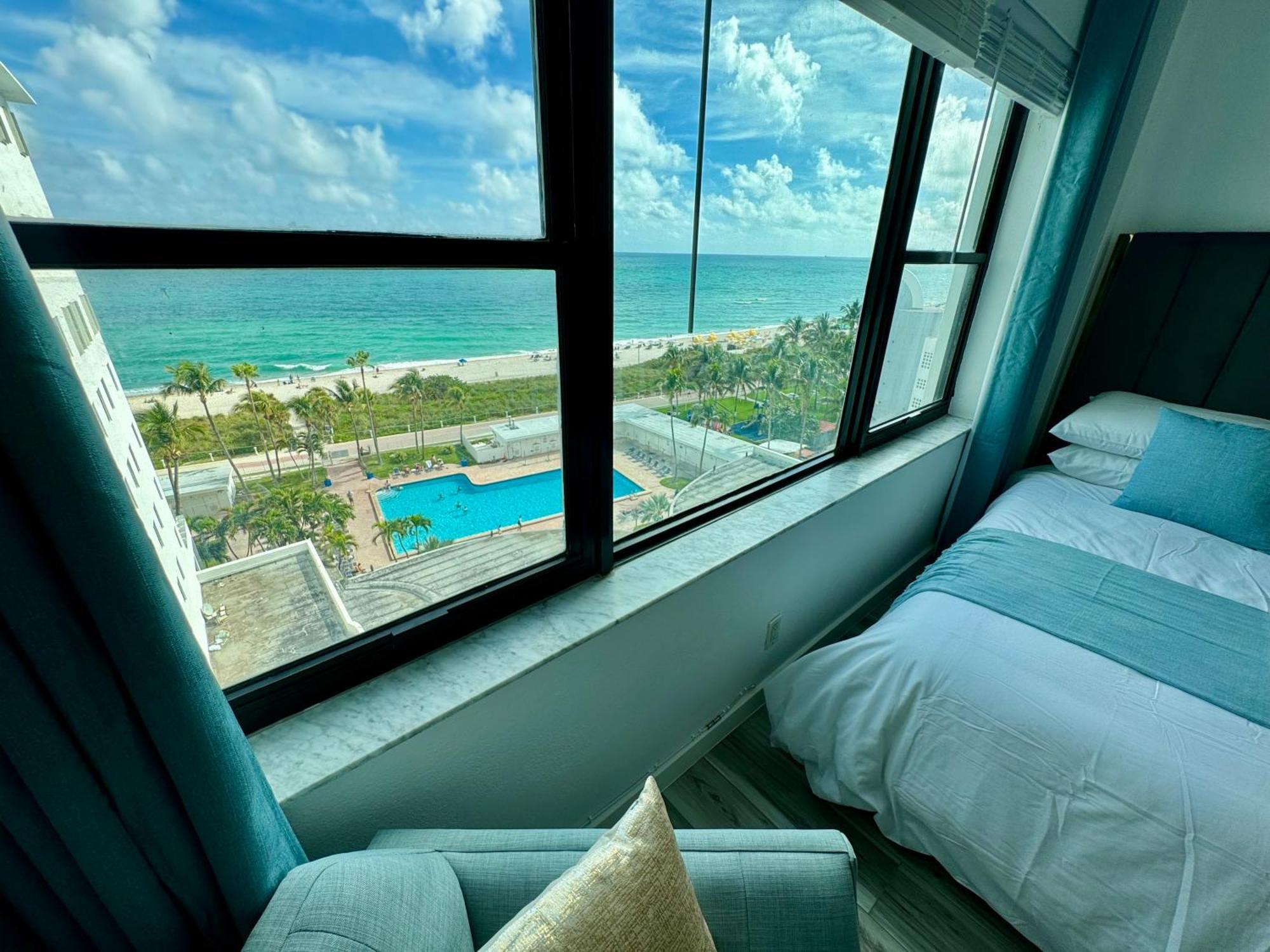Directly On The Beach With Pool & Ocean View Miami Beach Exterior photo